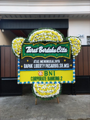 Papan Bunga Duka di Parigi